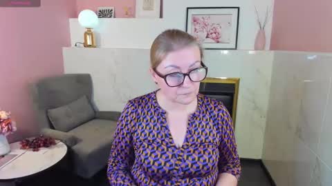 Snapshot of alexandra_kind chatting on February 2025 12:10:02 AM Alexandra online show from February 2025 12:10:02 AM