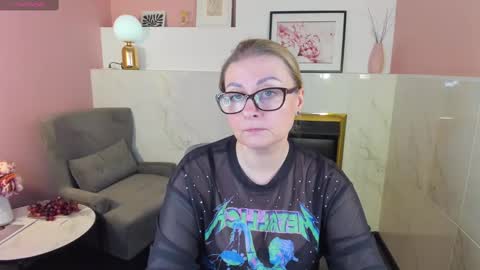 Snapshot of alexandra_kind chatting on February 2025 09:22:01 AM Alexandra online show from February 2025 09:22:01 AM