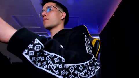 alexgiraldo__ online show from September 2025 11:54:02 AM