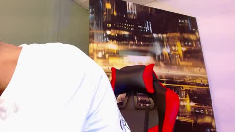 alexgiraldo__ online show from April 2026 01:17:02 AM