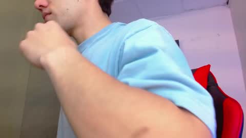 Snapshot of alexgiraldo__ chatting on May 2026 01:27:01 PM alexgiraldo__ online show from May 2026 01:27:01 PM
