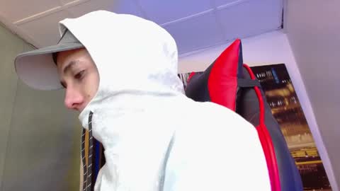 Snapshot of alexgiraldo__ chatting on May 2026 12:11:02 PM alexgiraldo__ online show from May 2026 12:11:02 PM