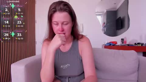 Alexia online show from December 2025 01:49:01 PM