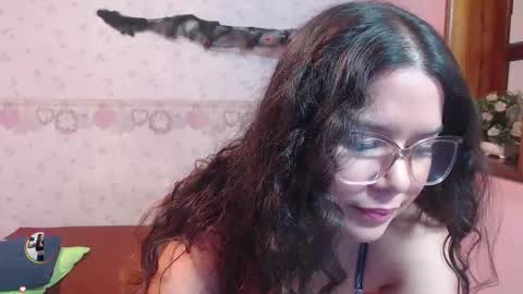 Alexia online show from October 2025 12:17:01 PM