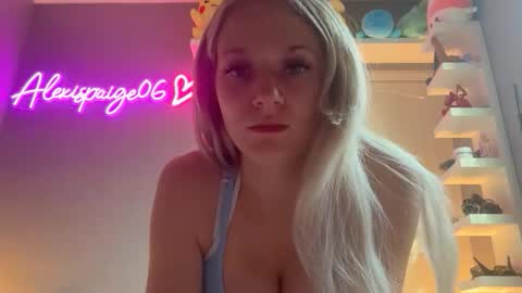 alexispaige06 online show from April 2026 03:09:02 PM