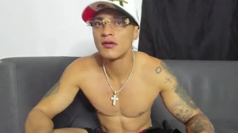 Snapshot of alexroyce_ chatting on June 2026 02:09:02 AM ALEX ROYCE online show from June 2026 02:09:02 AM