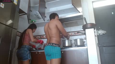 alex y luisa online show from February 2025 06:02:01 PM