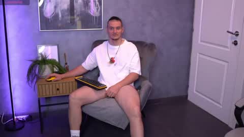 Snapshot of alexwildexx chatting on July 2026 06:39:02 AM Alex online show from July 2026 06:39:02 AM