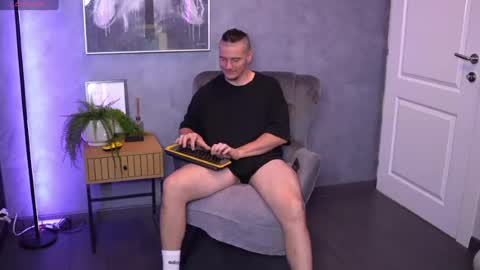Snapshot of alexwildexx chatting on July 2026 06:11:02 AM Alex online show from July 2026 06:11:02 AM