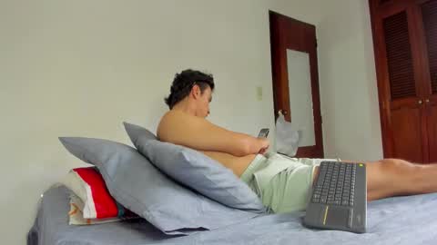 Alexxander Hall online show from December 2025 07:53:02 PM