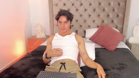 Alexxander Hall online show from January 2026 01:43:01 AM