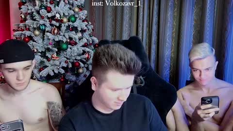 Snapshot of alexxx_d chatting on December 2024 10:43:02 PM AlexDimaIgor online show from December 2024 10:43:02 PM