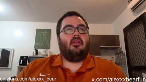 Snapshot of alexxxbear chatting on February 2025 08:01:01 AM alexxxbear online show from February 2025 08:01:01 AM