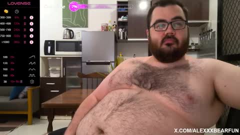 Snapshot of alexxxbear chatting on October 2025 05:52:02 PM alexxxbear online show from October 2025 05:52:02 PM