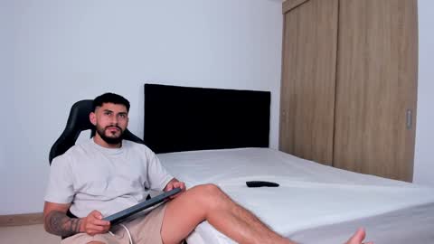Snapshot of alexxxmachine chatting on December 2024 10:34:02 PM Alex   freelance model  instagram alex b229 online show from December 2024 10:34:02 PM