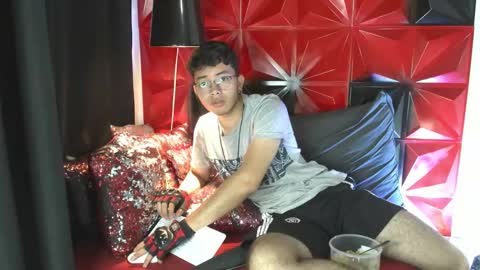 Snapshot of alexy_re chatting on November 2025 05:30:01 PM alexy re online show from November 2025 05:30:01 PM