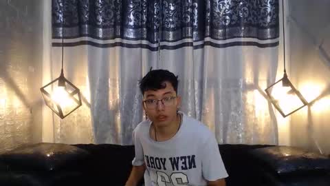 Snapshot of alexy_re chatting on November 2025 11:21:01 AM alexy re online show from November 2025 11:21:01 AM