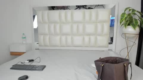 Snapshot of alhana_pulidoo chatting on December 2025 08:24:02 PM Alhana online show from December 2025 08:24:02 PM