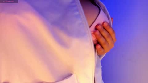     online show from December 2024 08:09:01 AM