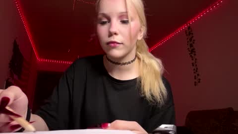 Snapshot of alicauwumeow chatting on April 2026 06:15:01 PM Alice online show from April 2026 06:15:01 PM