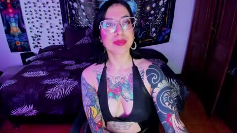 Snapshot of alice666f chatting on May 2026 03:52:02 PM ALiCE ROSE online show from May 2026 03:52:02 PM