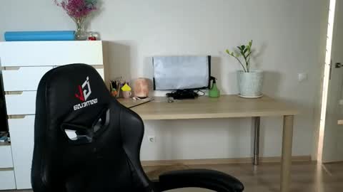 Alice online show from October 2025 04:27:02 PM