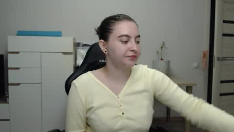 Snapshot of alice_________________________ chatting on May 2026 06:37:02 PM Alice online show from May 2026 06:37:02 PM