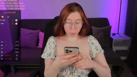 Snapshot of alice__still chatting on September 2025 03:06:02 PM Alice Next Stream on Monday  online show from September 2025 03:06:02 PM
