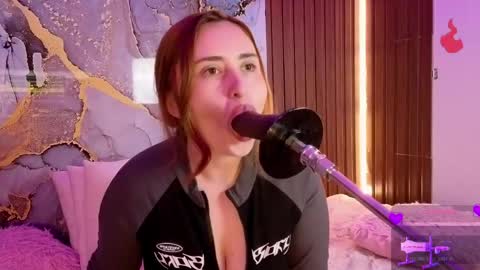 Snapshot of alice_cute77 chatting on June 2026 06:52:02 AM Mey online show from June 2026 06:52:02 AM