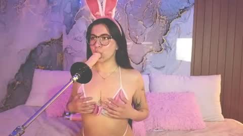 Snapshot of alice_cute77 chatting on June 2026 02:25:02 PM Mey online show from June 2026 02:25:02 PM