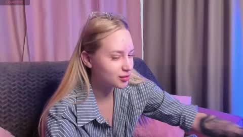 Snapshot of alice_elf chatting on September 2025 12:43:01 AM Alice online show from September 2025 12:43:01 AM