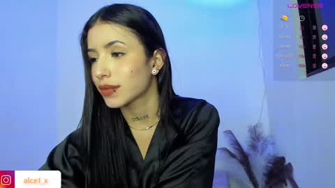 Manuela online show from January 2025 01:04:01 PM
