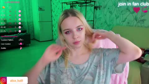 Snapshot of alice_halle chatting on December 2024 03:47:01 PM alice_halle online show from December 2024 03:47:01 PM