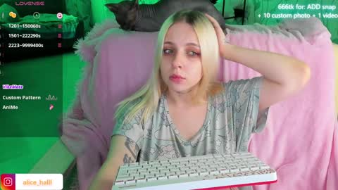 Snapshot of alice_halle chatting on December 2024 11:08:02 PM alice_halle online show from December 2024 11:08:02 PM