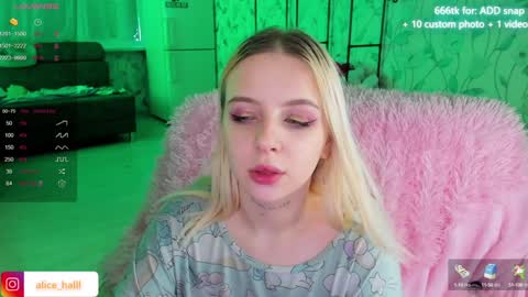 Snapshot of alice_halle chatting on December 2024 07:51:02 AM alice_halle online show from December 2024 07:51:02 AM