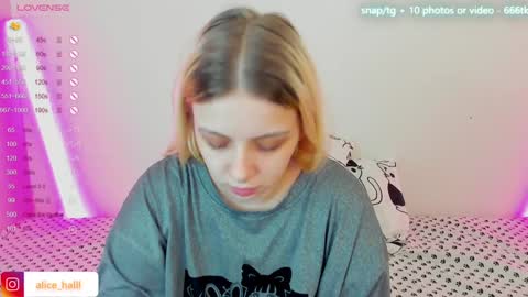 Snapshot of alice_halle chatting on February 2025 07:25:01 PM alice_halle online show from February 2025 07:25:01 PM
