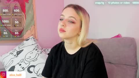 Snapshot of alice_halle chatting on March 2025 04:13:01 AM alice_halle online show from March 2025 04:13:01 AM