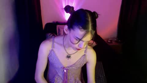 Snapshot of alice_m00nn chatting on December 2024 09:01:02 AM alice_m00nn online show from December 2024 09:01:02 AM