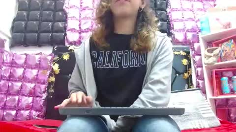 alice online show from October 2025 12:15:01 PM