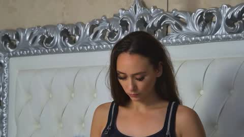 AliceMunro online show from September 2025 03:06:02 AM