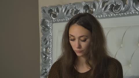 AliceMunro online show from October 2025 03:55:01 PM