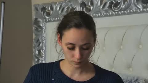 Snapshot of alice_munro chatting on April 2026 08:01:02 PM AliceMunro online show from April 2026 08:01:02 PM
