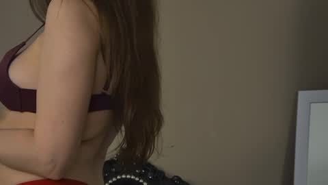 Snapshot of alice_munro chatting on May 2026 08:58:01 PM AliceMunro online show from May 2026 08:58:01 PM