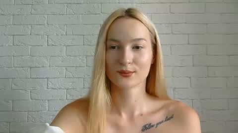 Snapshot of alice_sweet_01 chatting on June 2026 10:58:01 AM Alice online show from June 2026 10:58:01 AM