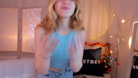 Alice  online show from December 2024 01:40:02 PM