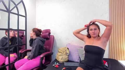 Snapshot of aliceandsia chatting on May 2026 12:32:01 PM Alice and Asia online show from May 2026 12:32:01 PM