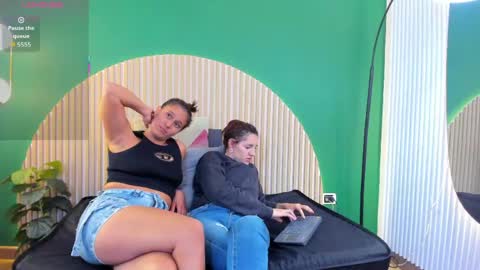 Snapshot of aliceandsia chatting on June 2026 06:01:01 PM Alice and Asia online show from June 2026 06:01:01 PM