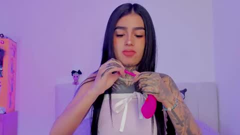 Alice  online show from October 2025 10:04:01 AM