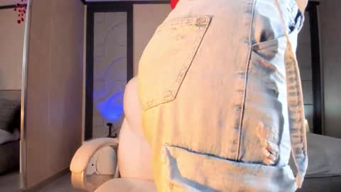 alicee_clark_ online show from February 2026 12:16:01 PM