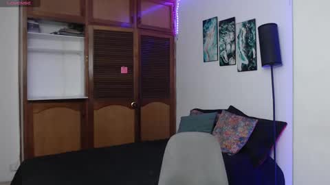 alicee_logan_ online show from October 2025 01:57:01 AM